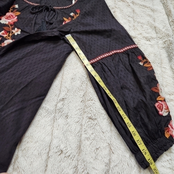 Size M-L Bohemian blouse Scoop neck embroidered 100% Cotton Long sleeves Black - Picture 10 of 10